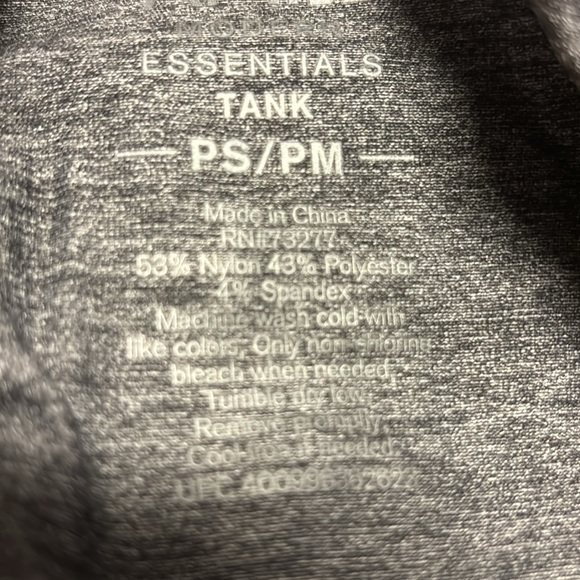 Lot of  Basic Tank tops - Picture 12 of 15